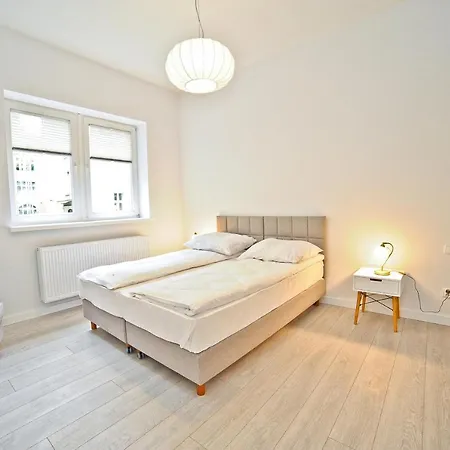 Family 50 M From Monte Cassino By Grand