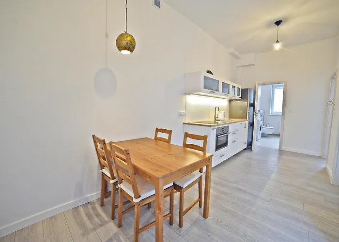 Family 50 M From Monte Cassino By Grand סופוט